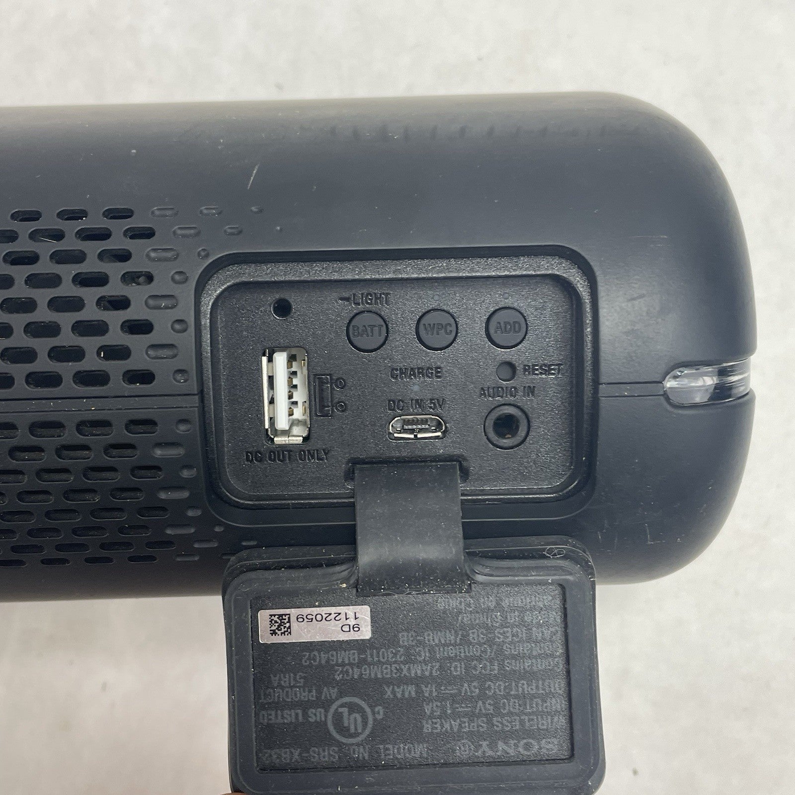 Sony SRS-XB32 Tested No Charging Cable5