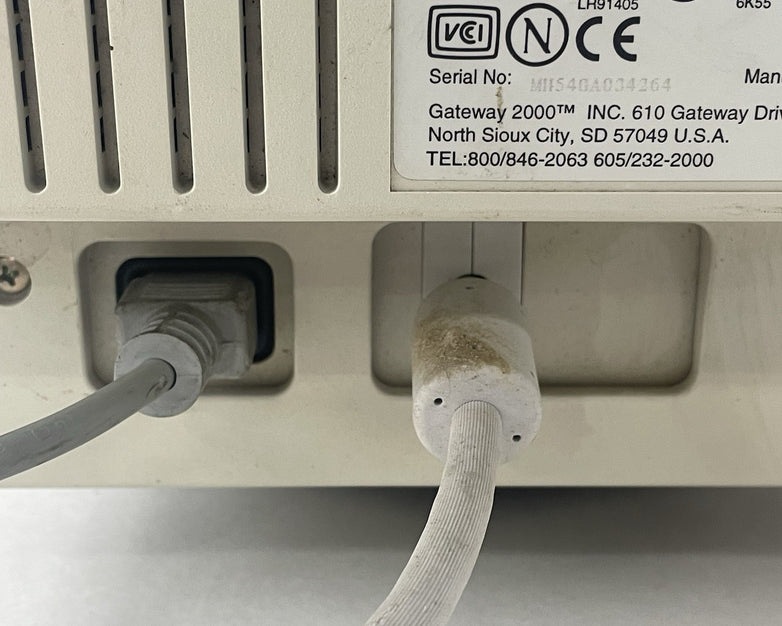 Gateway EV700-7000965 YE0711-01 16" CRT VGA  Tested No Power Cord