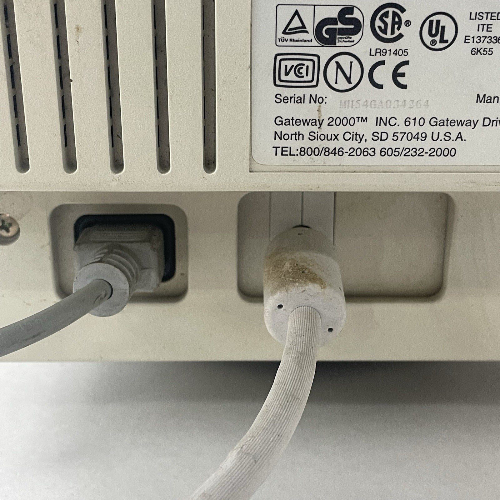 Gateway EV700-7000965 YE0711-01 16" CRT VGA  Tested No Power Cord9