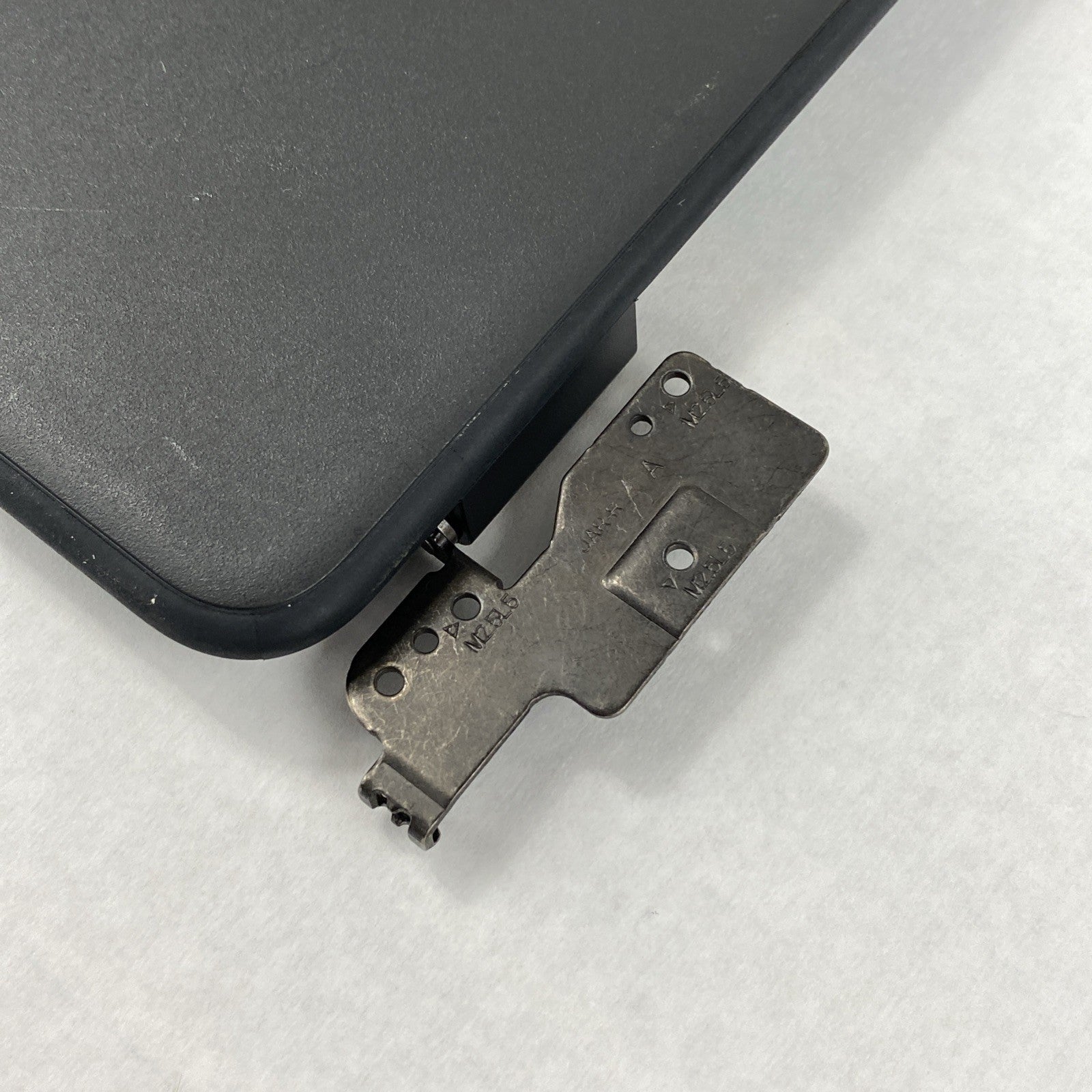Dell Latitude 3400 13.3" HD LCD 1366 x 768 Non Touch Screen Assembly Untested