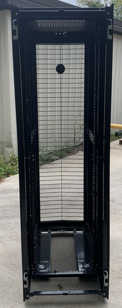 Dell PowerEdge 4220 42U Server Rack Cabinet 0T8GFJ  No PDUs or Rear Panel & Door