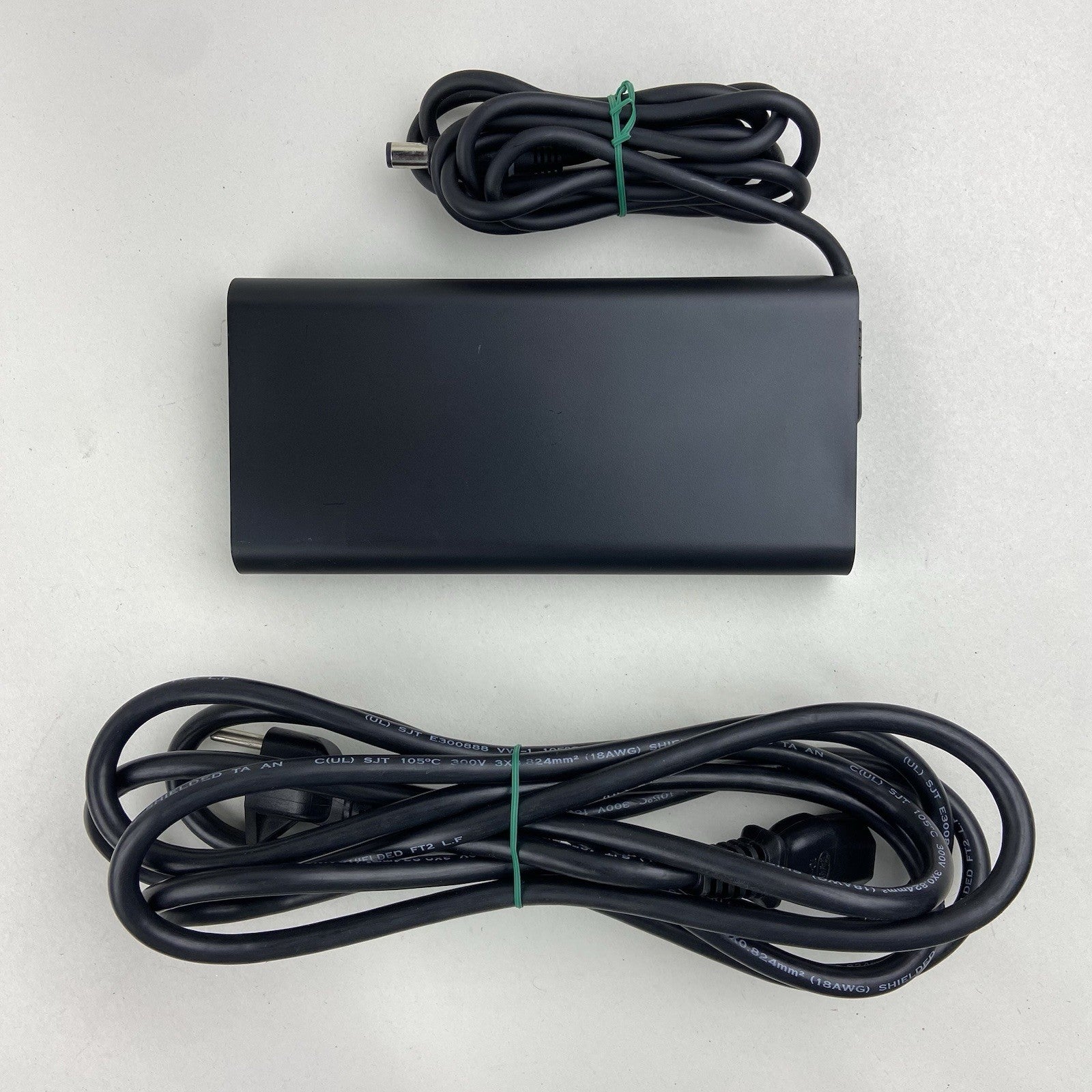 Dell Adapter LA240PM180 19.5v, 12.31A 240.0w1