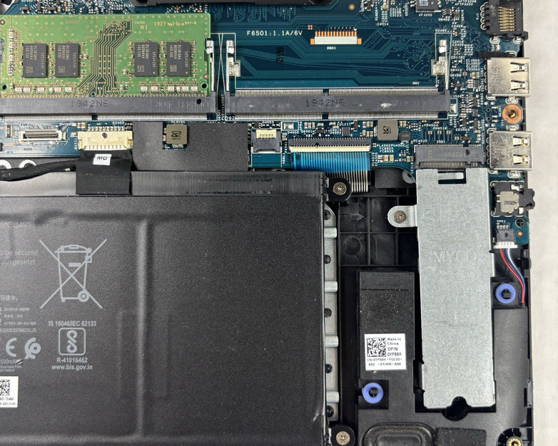 Dell Latitude 3500 15.6" Laptop i5-8265U 1.6 GHz 8 GB Ram No OS No HDD No AC