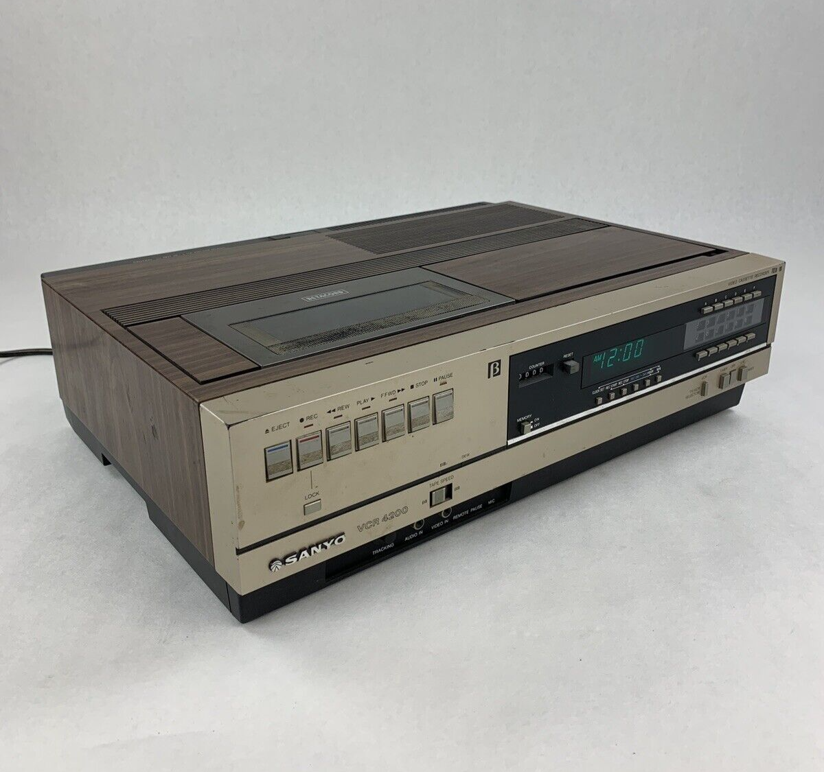 44089027
