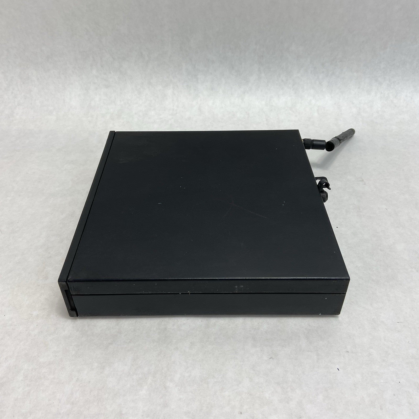 Dell Optiplex 3060 Micro Intel Core i5-7500T 2.7GHz 8GB RAM w/AC No HDD/OS7