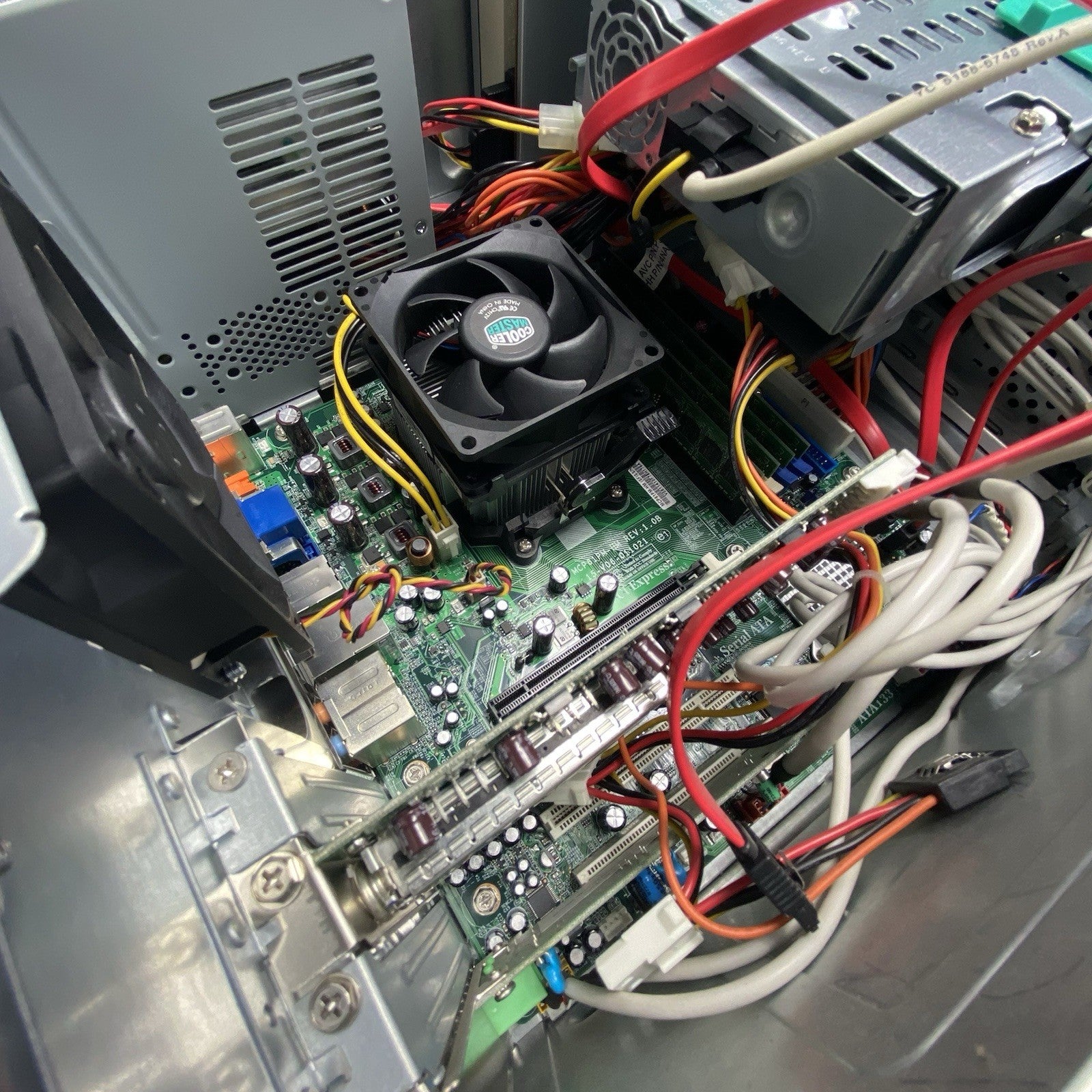 HP Media Center M8247C MT AMD Athlon 64 x2 Dual 2.81GHz 3GB RAM No HDD/OS15