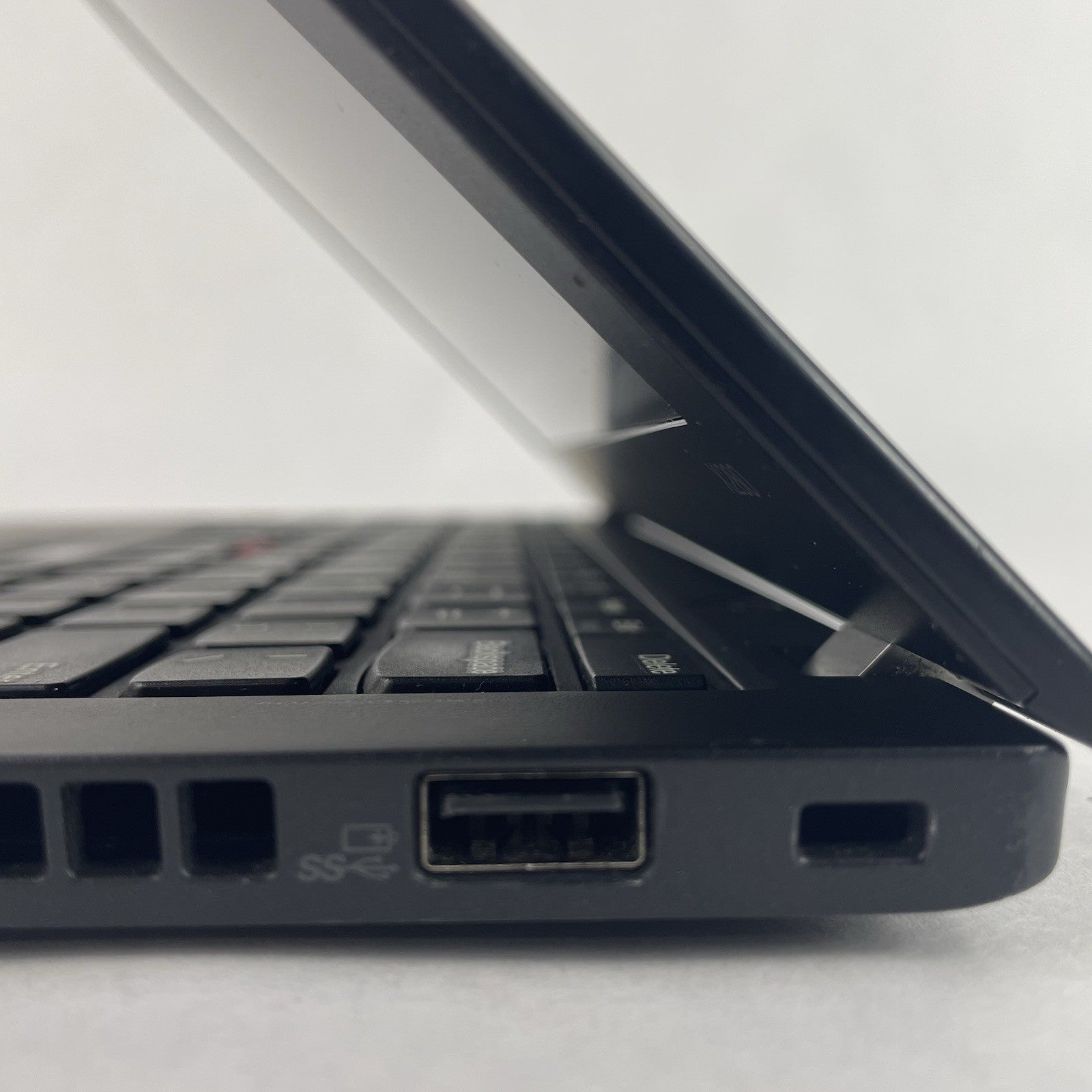 Lenovo ThinkPad X280 12.5" i7-8650U 1.90 GHz 8 GB RAM No SSD/OS/AC - READ9