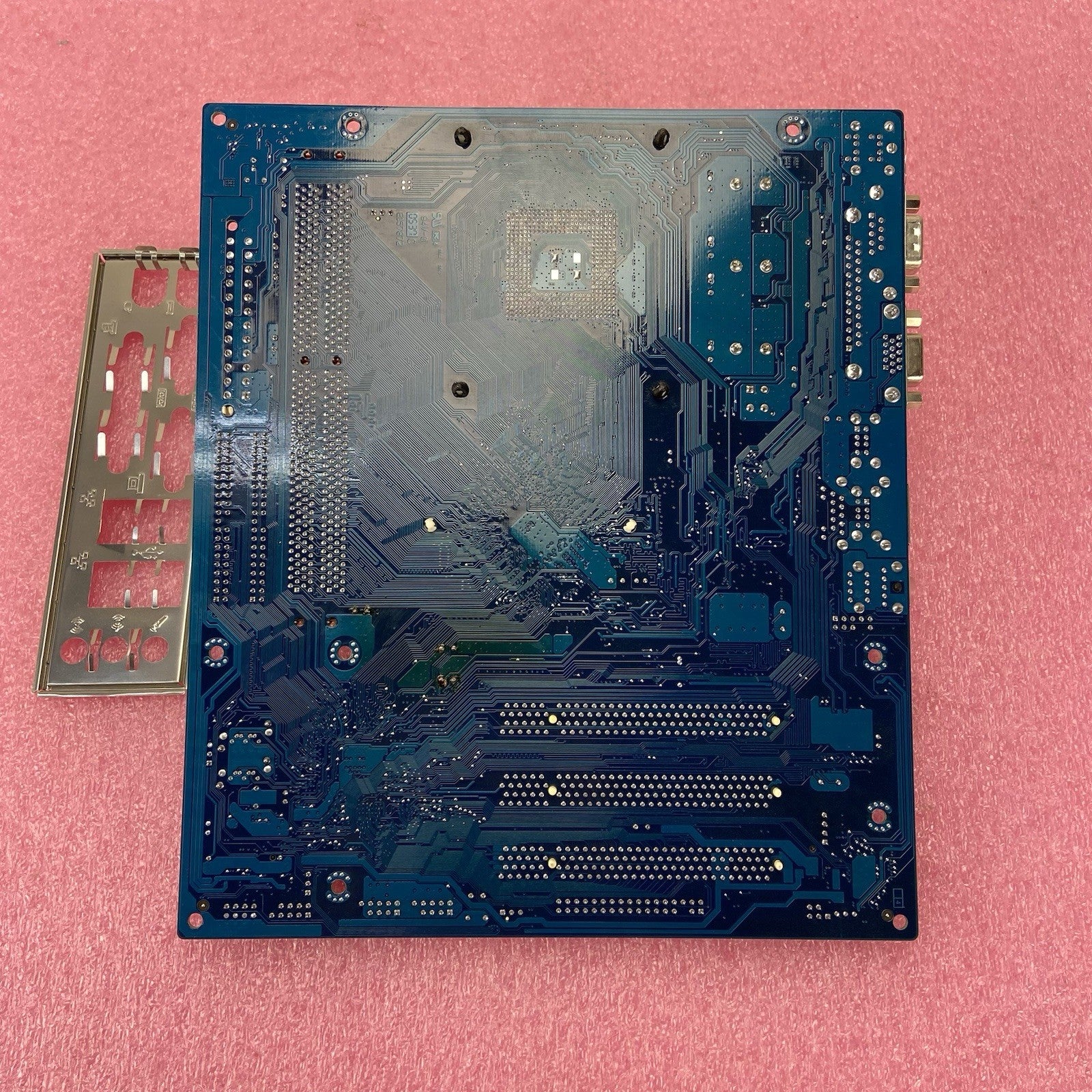 Gigabyte GA-8I865GVME Motherboard Intel Pentium 4 2.66GHz 1.48GB RAM w/IO Shield7