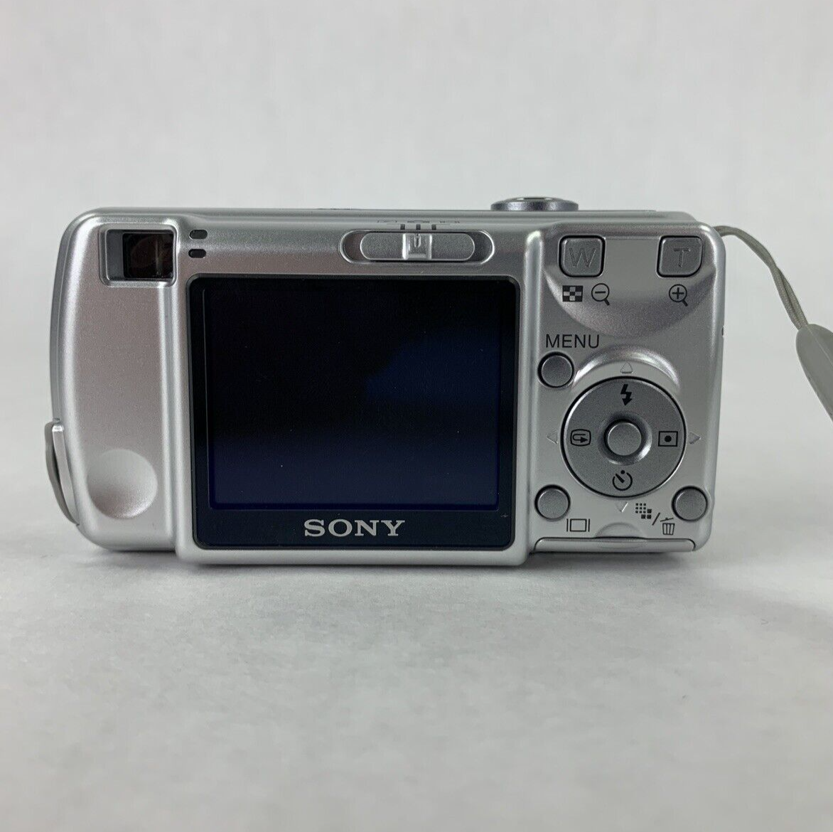 Sony DSC-S600 Cyber Shot 6.0 MP Digital Camera w/ Case No Power Parts and Repair