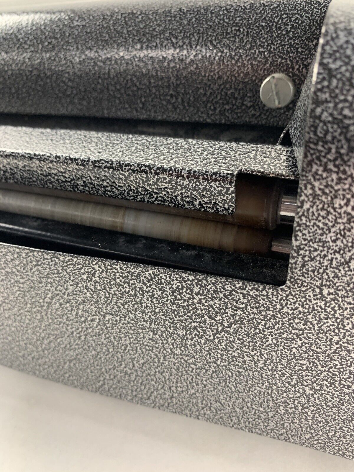 James Burn SpeedyLam 330R10 High Speed Pouch Laminator Powers, Heats, Bad Screen