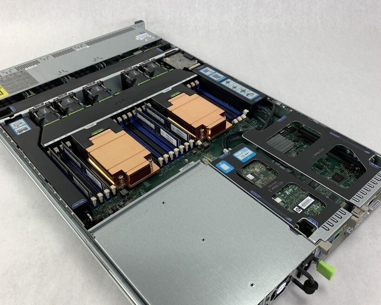 Cisco UCSC-C220-M3S V01 Xeon E5-2609 2.40 GHz  32 GB RAM No OS No HDD