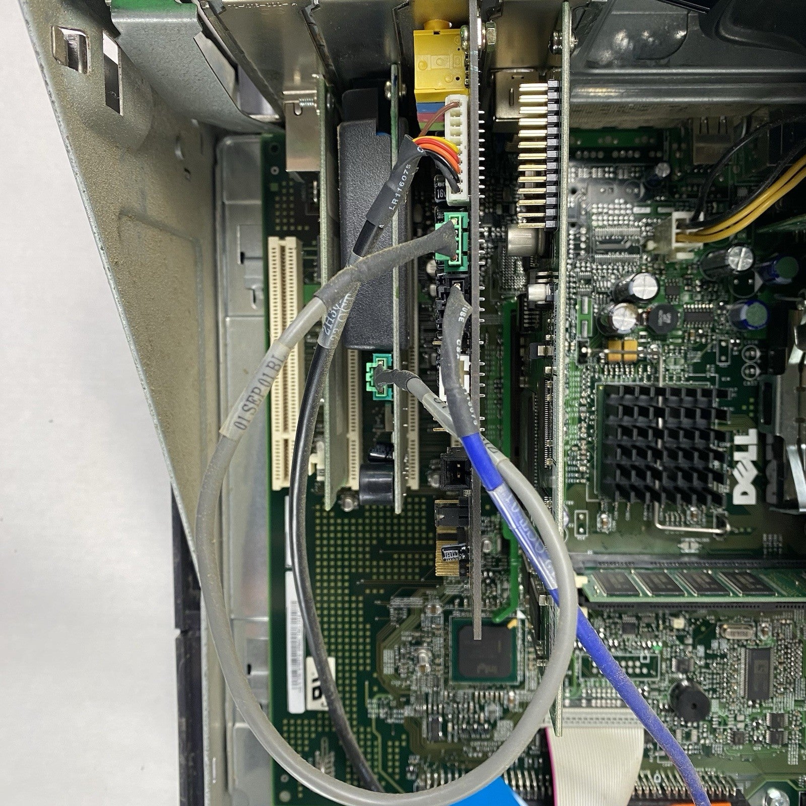 Dell Dimension 4300 MT Pentium 4 1.6GHz 256MB RAM No HDD No OS