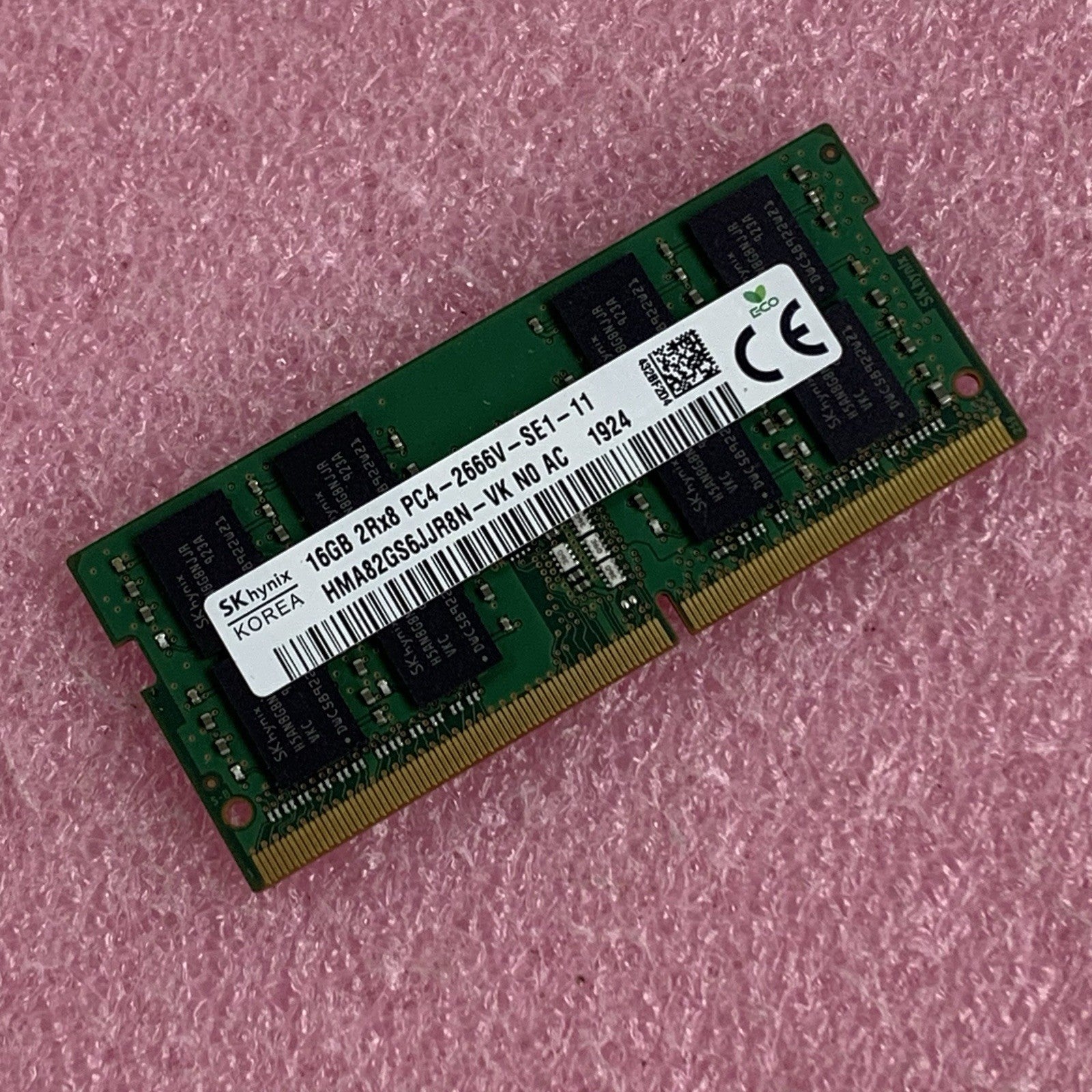 SK Hynix HMA82GS6JJR8N-VK 16 GB DDR4 SODIMM 2666 MHz Laptop  Memory  Ram0