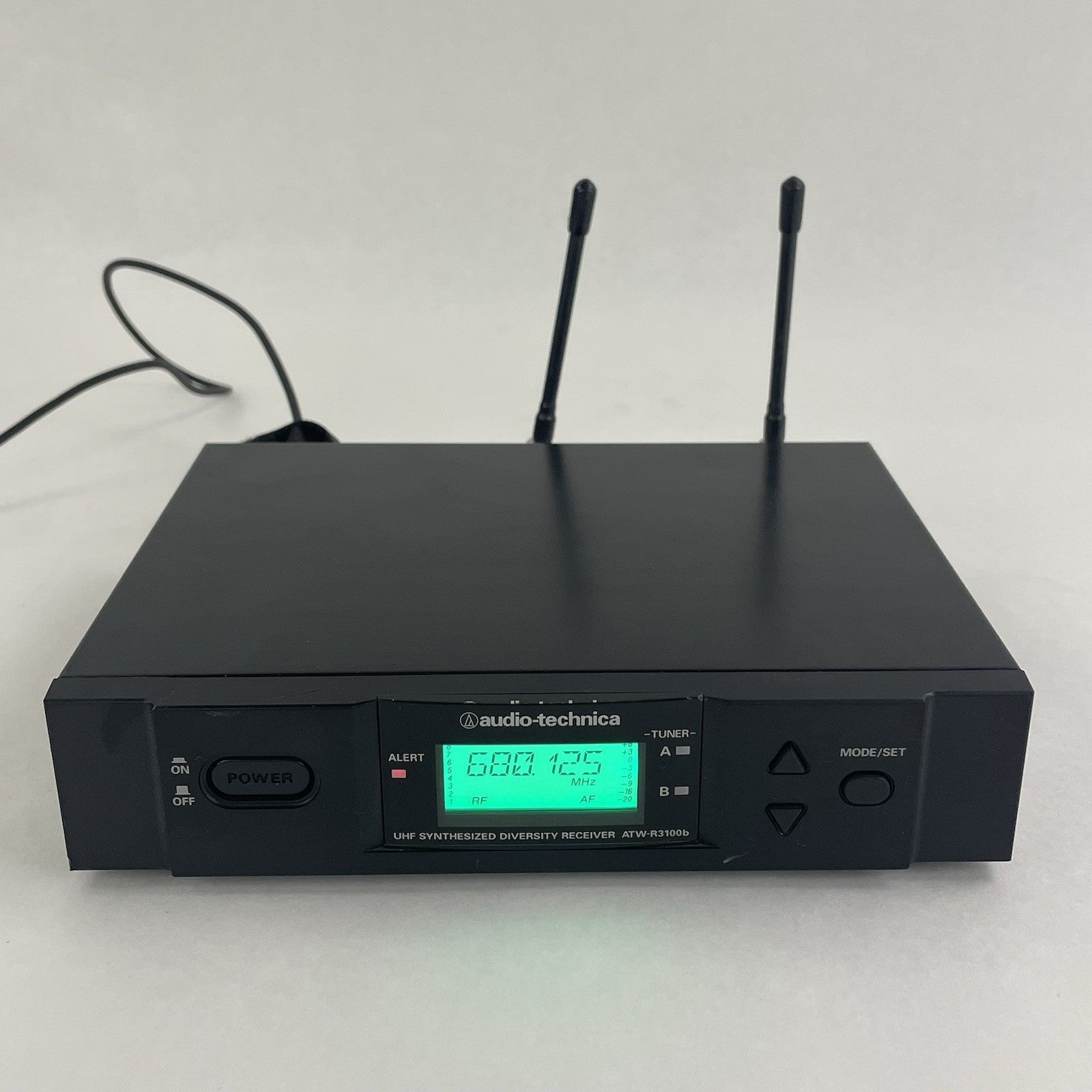 Audio-Technica ATW-R3100BD Freq: 655-680MHz1