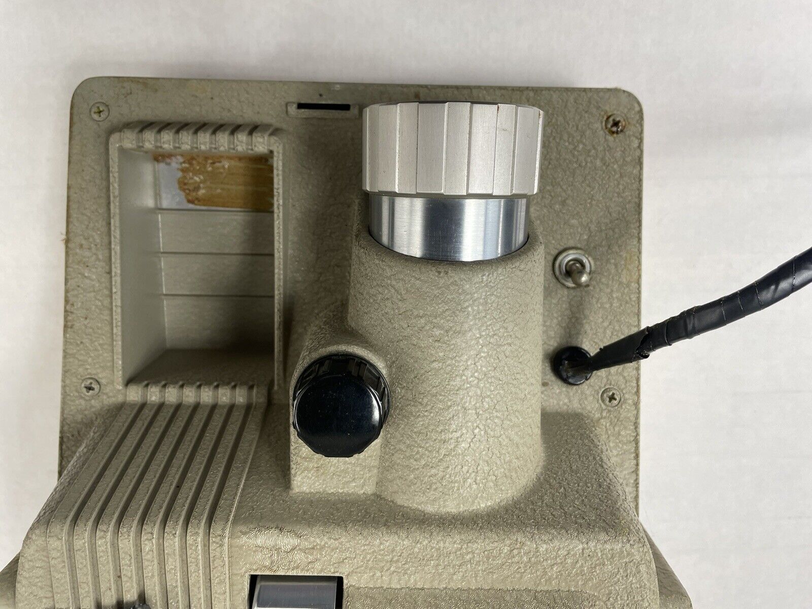 Revere P-444 Slide Projector With Case - Untested Parts Only