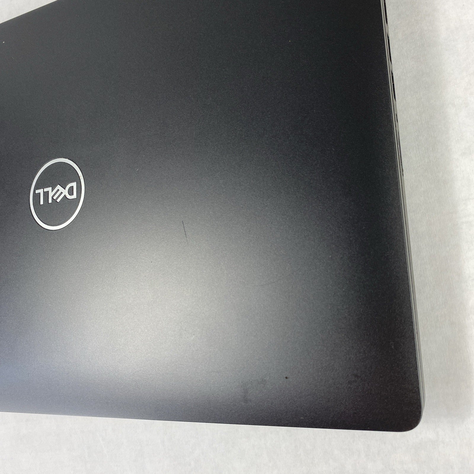 Dell Latitude 5500 Core i5-8365U 1.60 GHz 16GB RAM 15.6" No HDD No OS