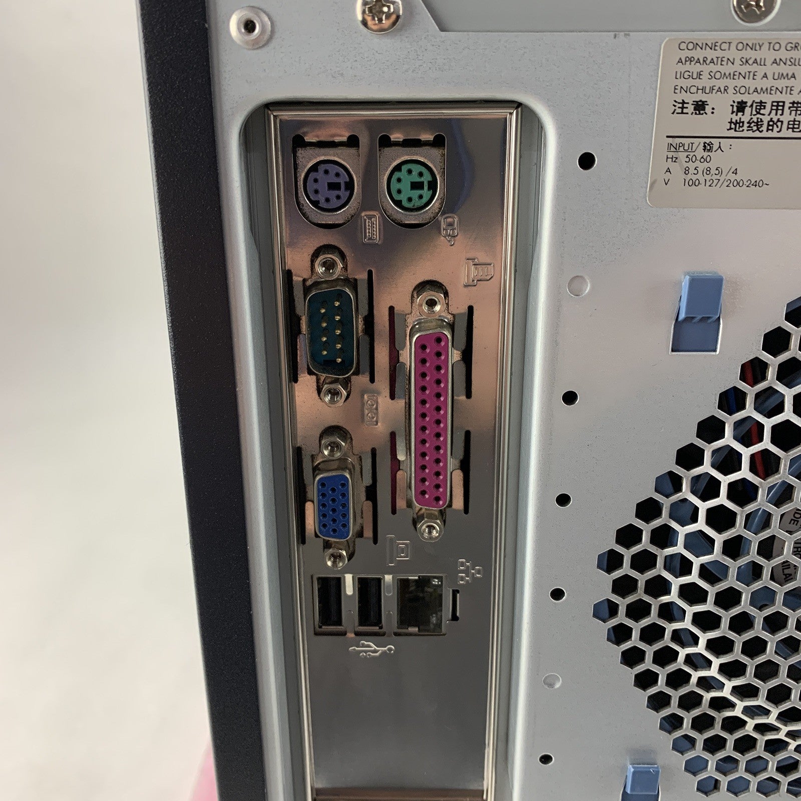 HP Proliant ML150 G2 Tower Server 1x Xeon 3.0 GHz 3 GB Ram No OS No HDD