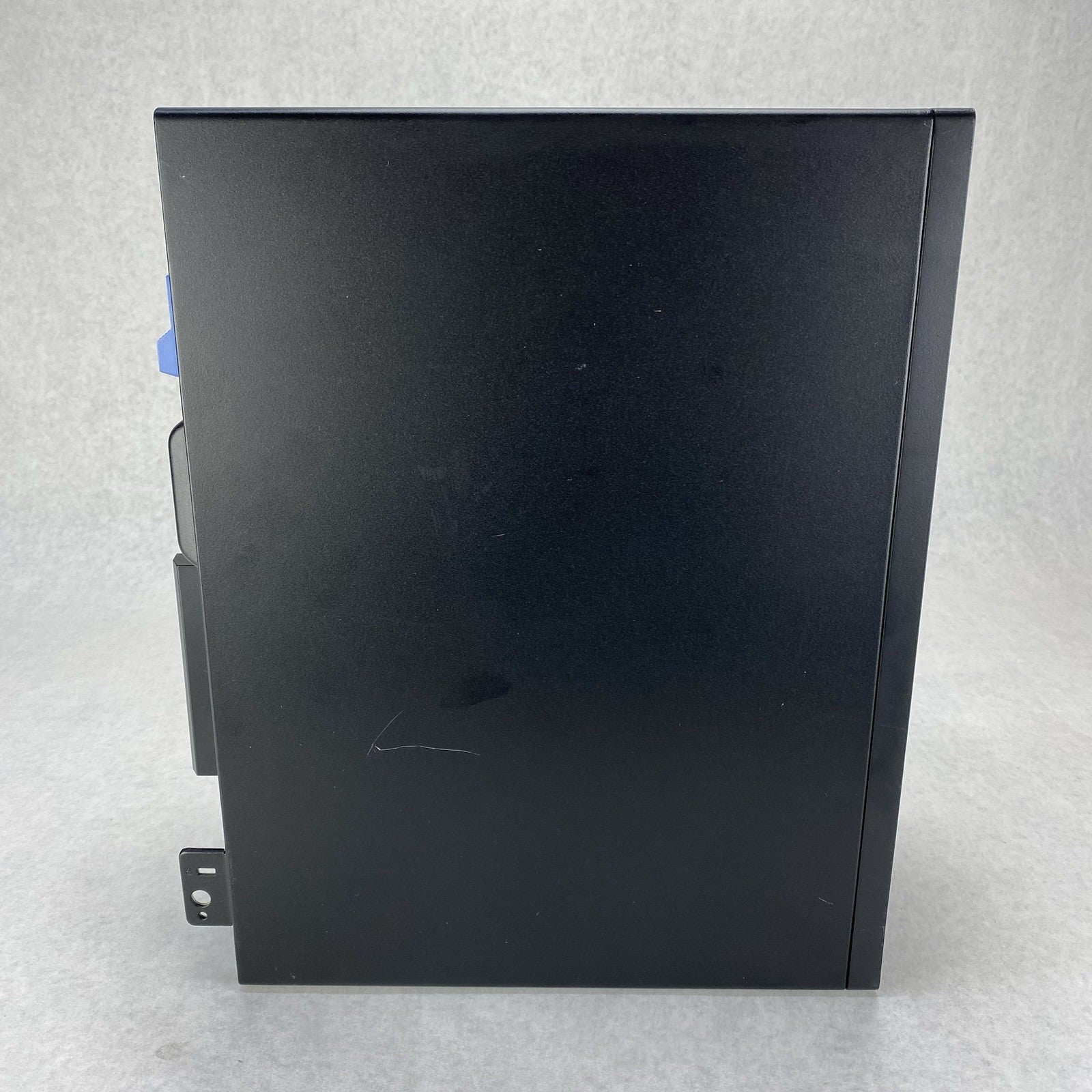 Lenovo ThinkCentre M900 SFF Intel Core i7-6700 3.4GHz 8GB RAM No HDD No OS