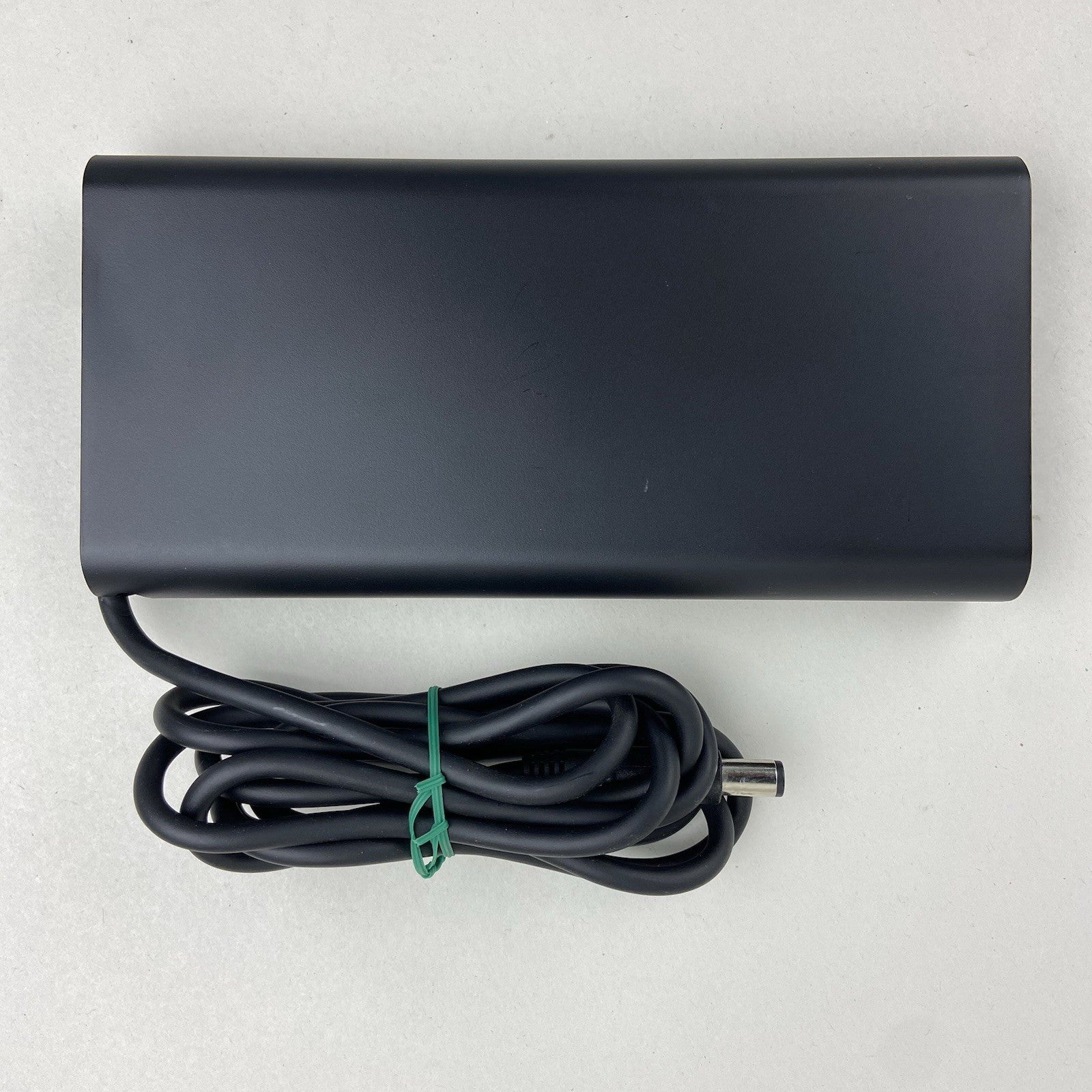 Dell Adapter LA240PM180 19.5v, 12.31A 240.0w2