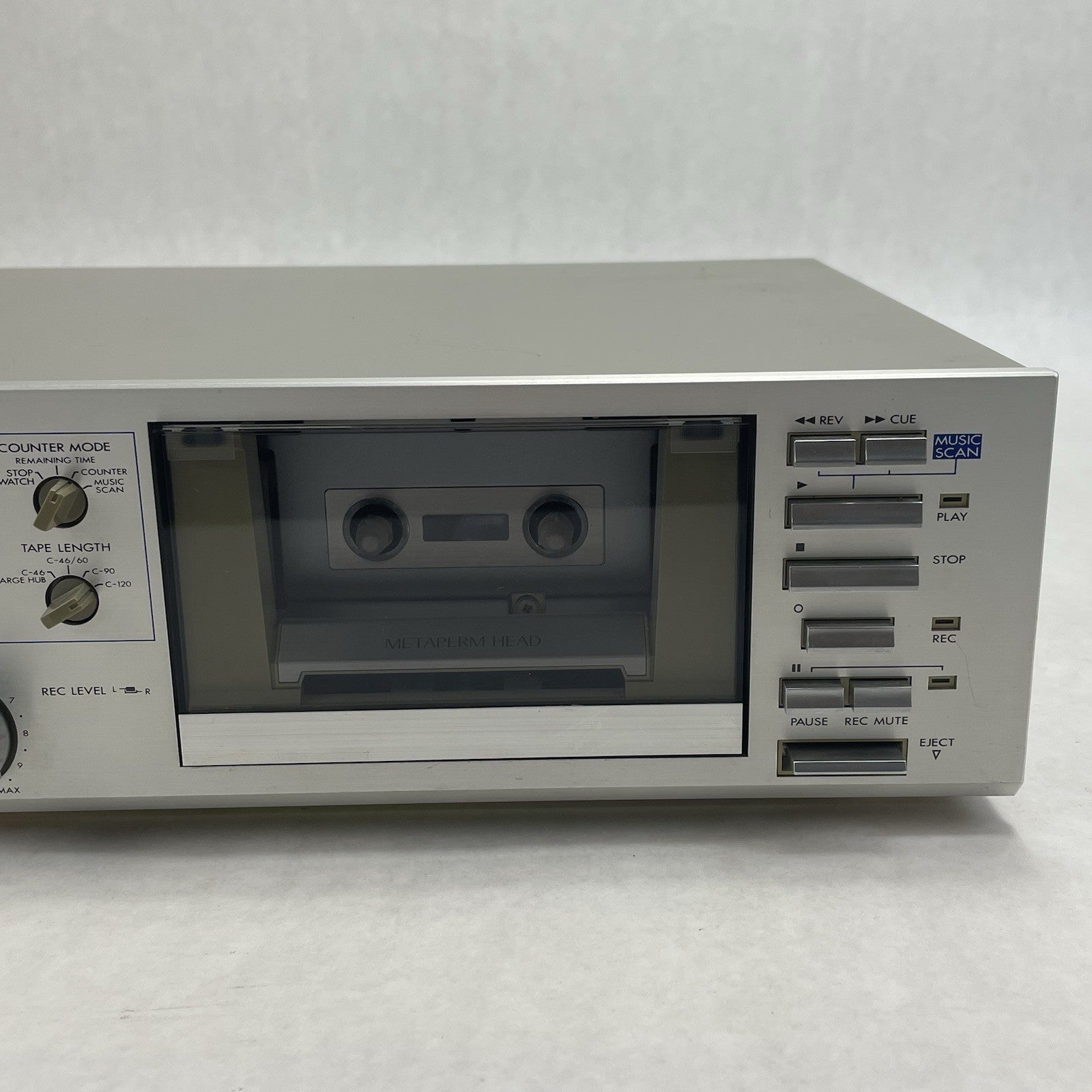 JVC KD-D4J Stereo Cassette Deck Tested For Parts2