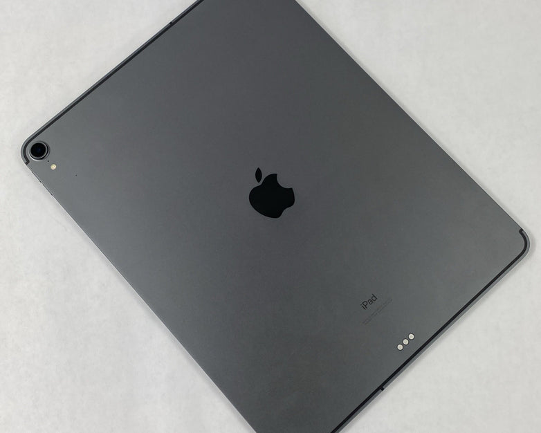 Apple iPad Pro 3rd Gen 12.9" A2014 64 GB Space Gray IOS 26.1