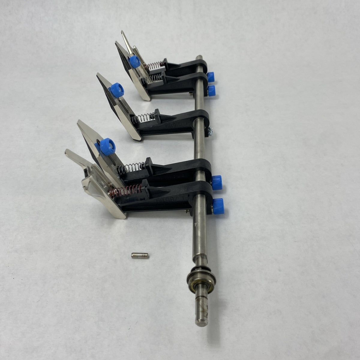 Pitney Bowers DI900 Inserter Open Envelops Finger1