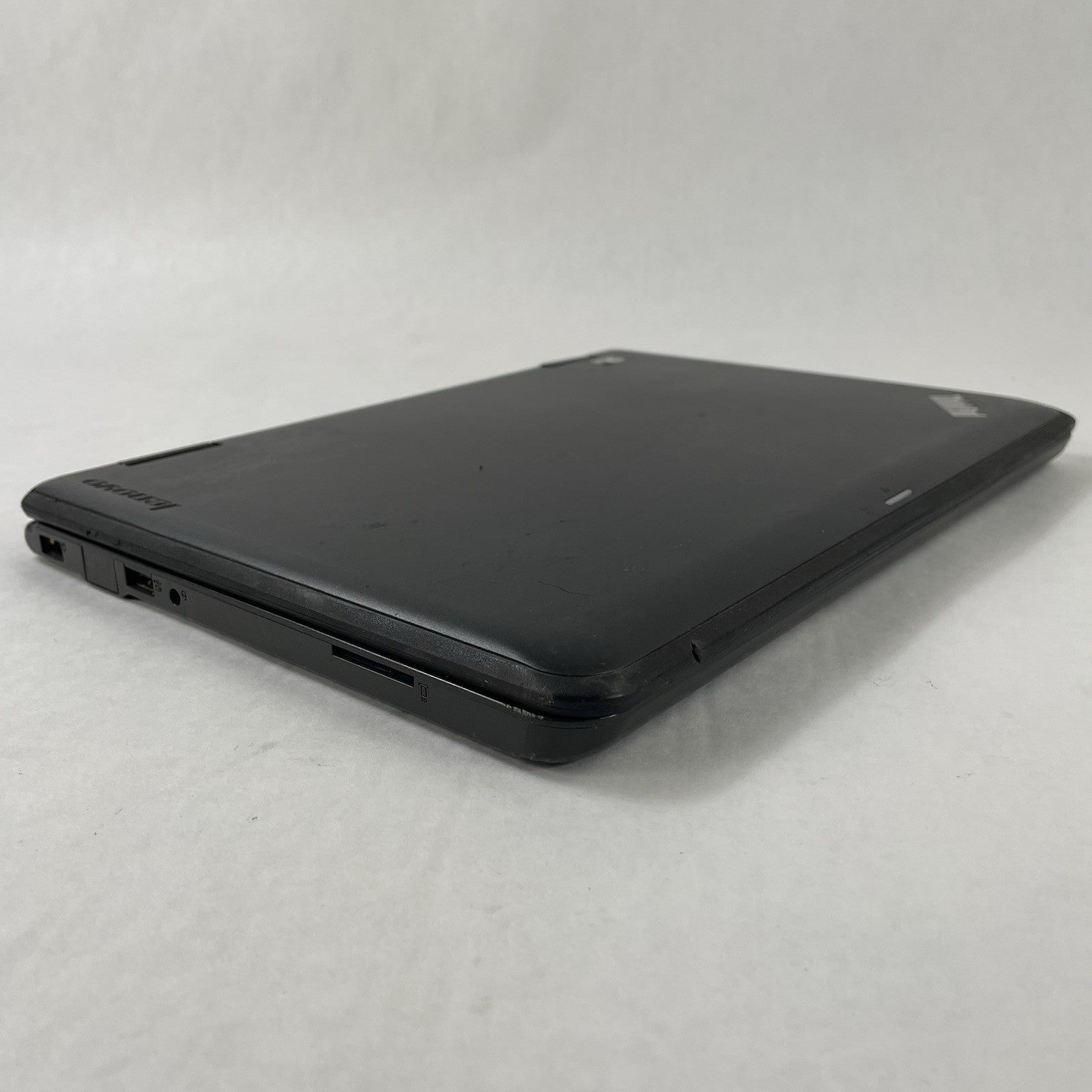 Lenovo ThinkPad 11E Chromebook 11.6" Celeron N2440 1.83 GHz 4 GB RAM 16 GB HDD10