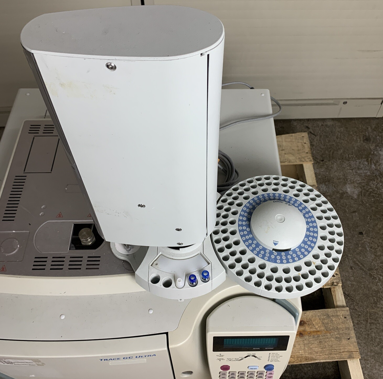 Thermo Scientific Trace GC Ultra w/ AI 3000 Auto Sampler Powers On