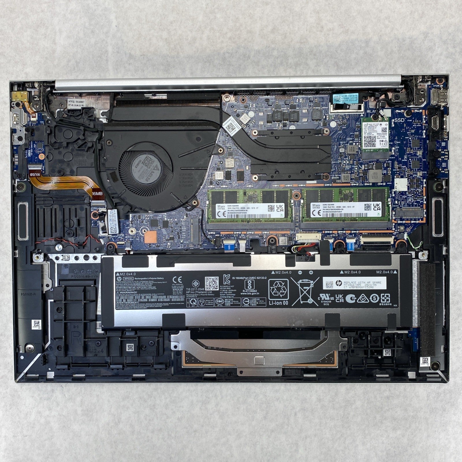 HP EliteBook 860 G9 16" Core i5-1245U 3.96 GHz 32GB RAM No SSD No OS