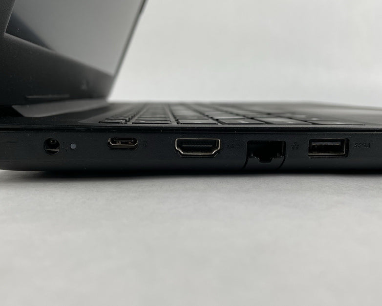 Dell Latitude 3590 15.6" i5-8250U 1.60 GHz 8 GB RAM No SSD No OS - Bad Corner