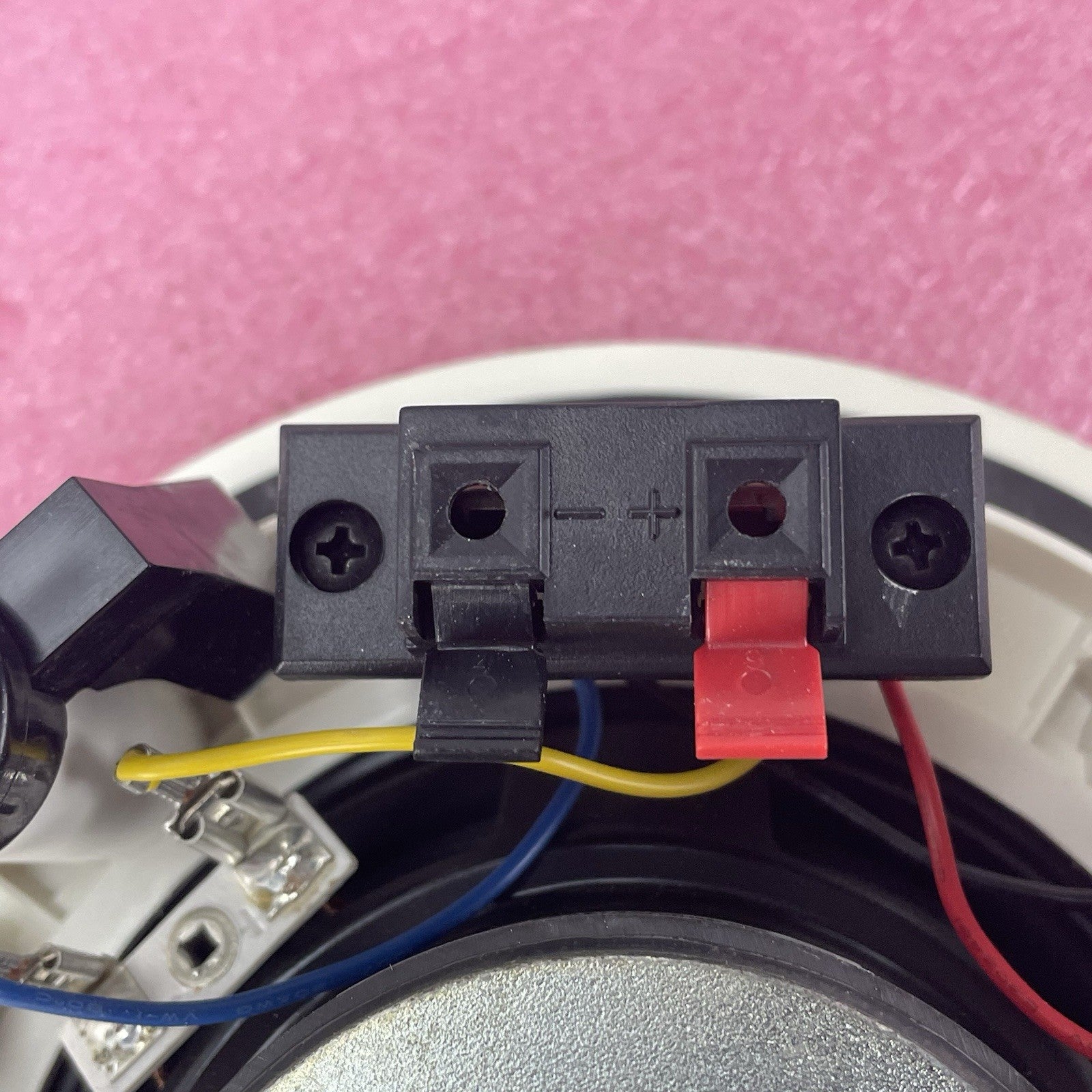 Boston Acoustics HSi 250 8.5" In-Ceiling Speaker Tested3