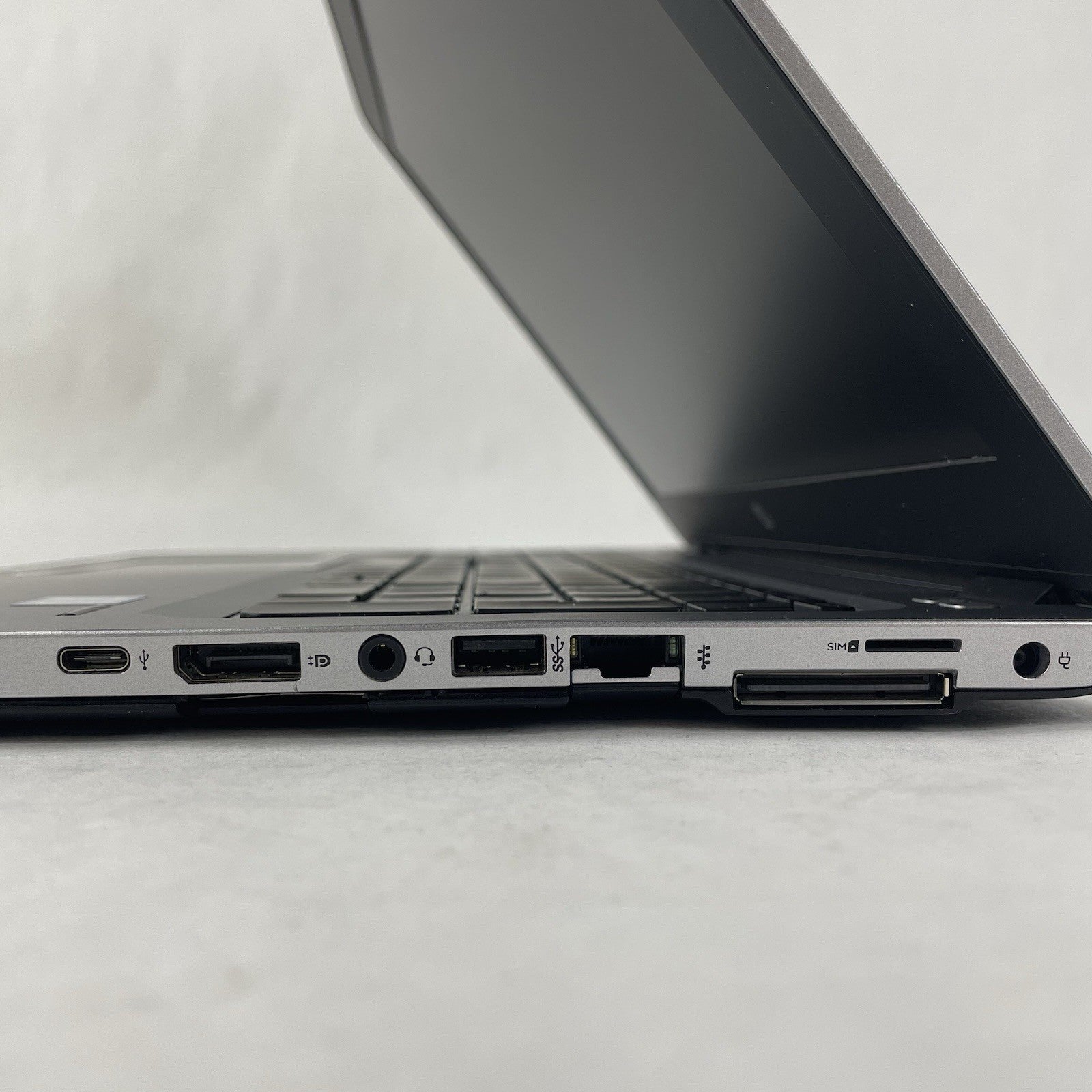 HP EliteBook 850 G3 15.6" i7-6600U 2.60 GHz 16 GB RAM No SSD/OS/AC - Bad Bottom6