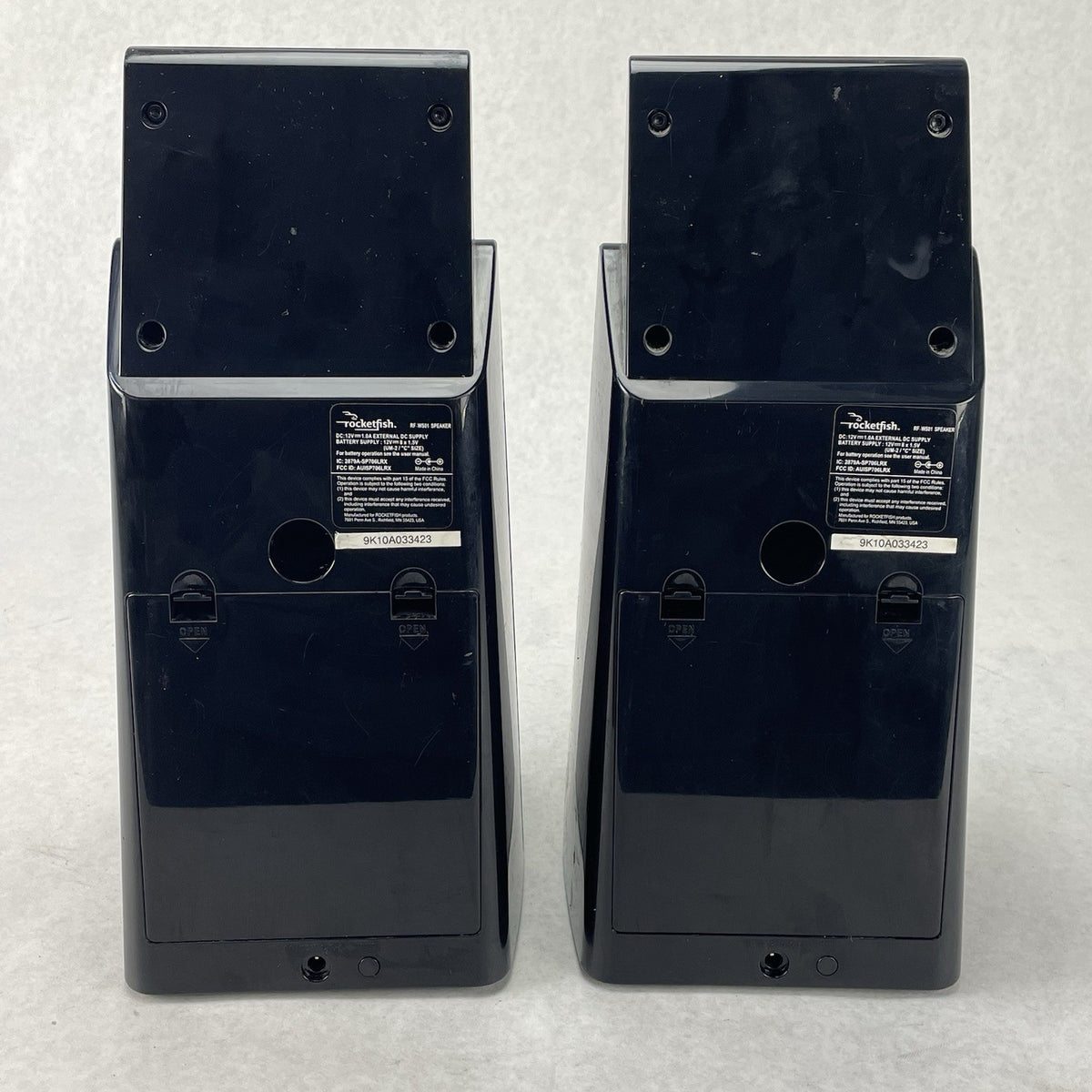 2 Rocketfish RF WS01 Wireless Bookshelf Speakers No Power Cord6