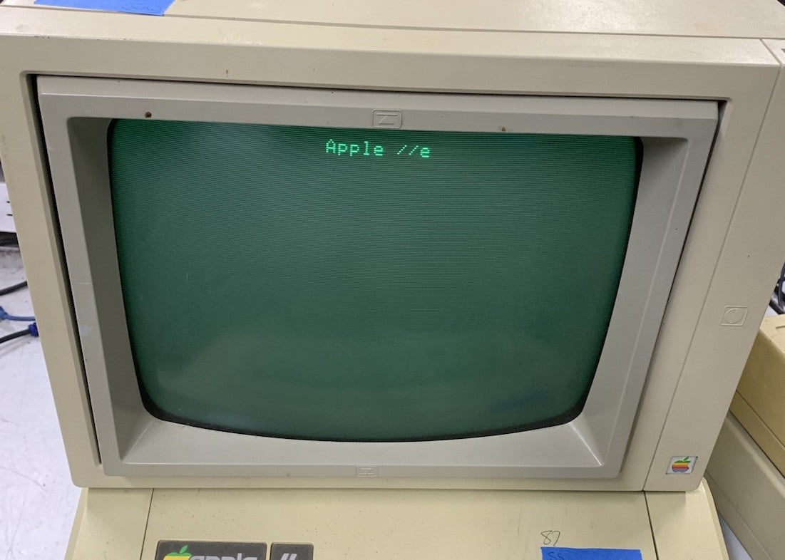 Apple A2M6017 Monochrome Monitor IIe - Tested8