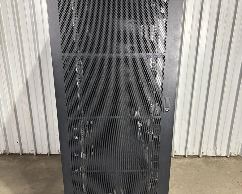 IBM 7014/7015/7017 00P1896 36U Server Rack Cabinet Missing Side Panel