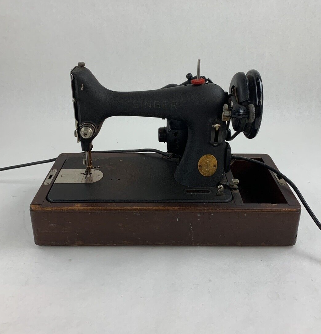 Singer Sewing Machine 15-7 Powers On Motor Runs Dried Belts