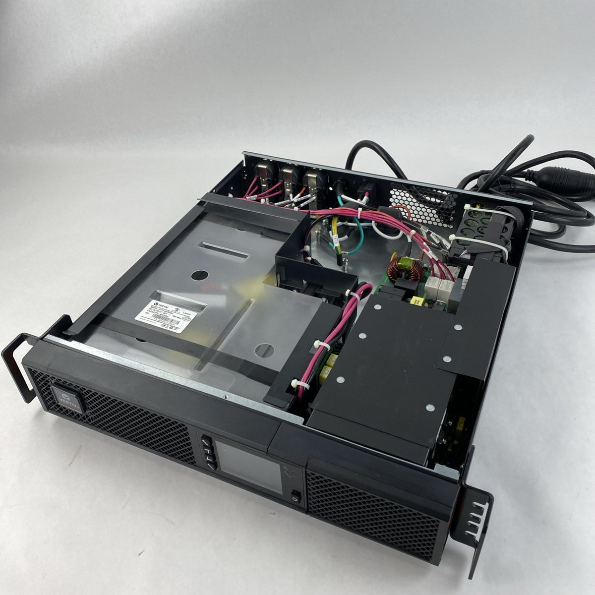 Liebert Vertiv GXT5-EBC48VRT2U GXT5 UPS - No batteries Tested Cracked Face Plate14
