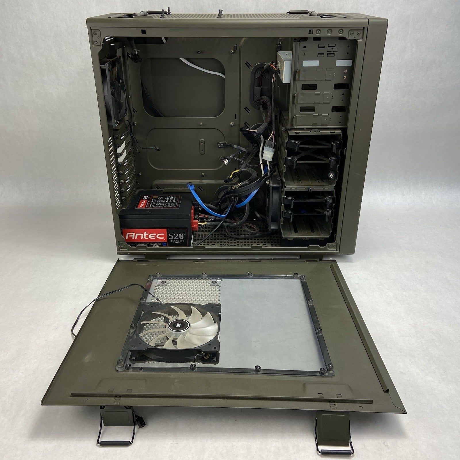 Corsair Vengeance C70 Mid Tower Gaming Case Antec HCG-520M 520W PSU8