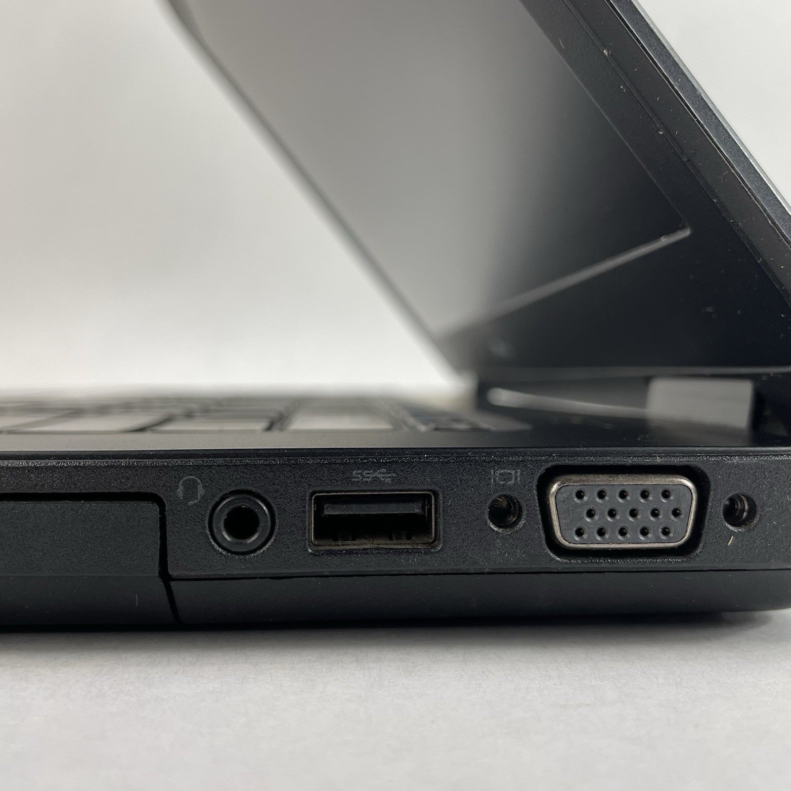 Dell Latitude E55440 14" i5-4310U 2.00 GHz 4 GB RAM No SSD/OS/AC/Batt9