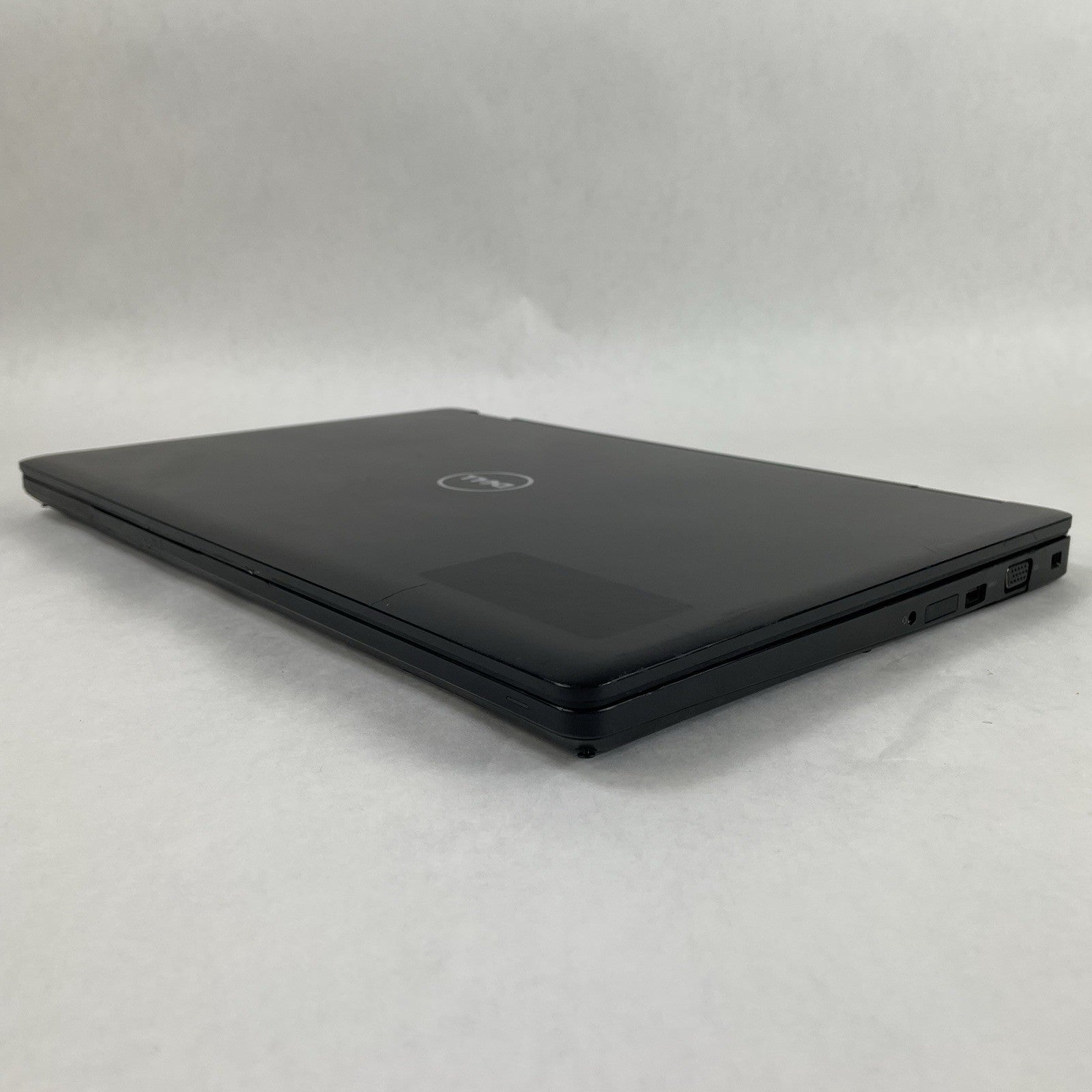 Dell Latitude 5580 15.6" i5-7440HQ 2.8GHz 8GB RAM No SSD/OS/AC - Bad Hinge Cover15