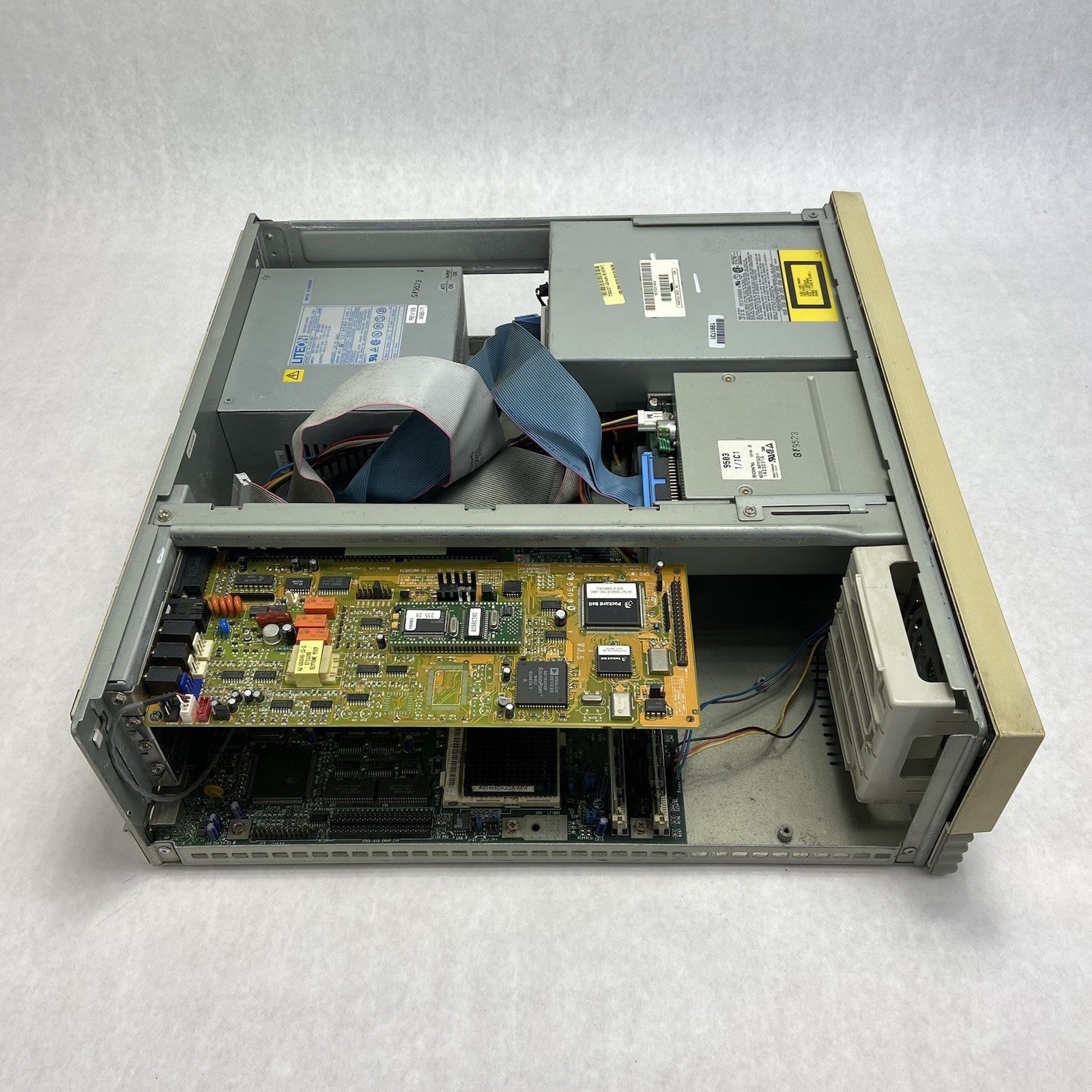 Packard Bell Multimedia 4x4 DT Intel 486DX2 66MHz 64MB RAM No HDD No OS11