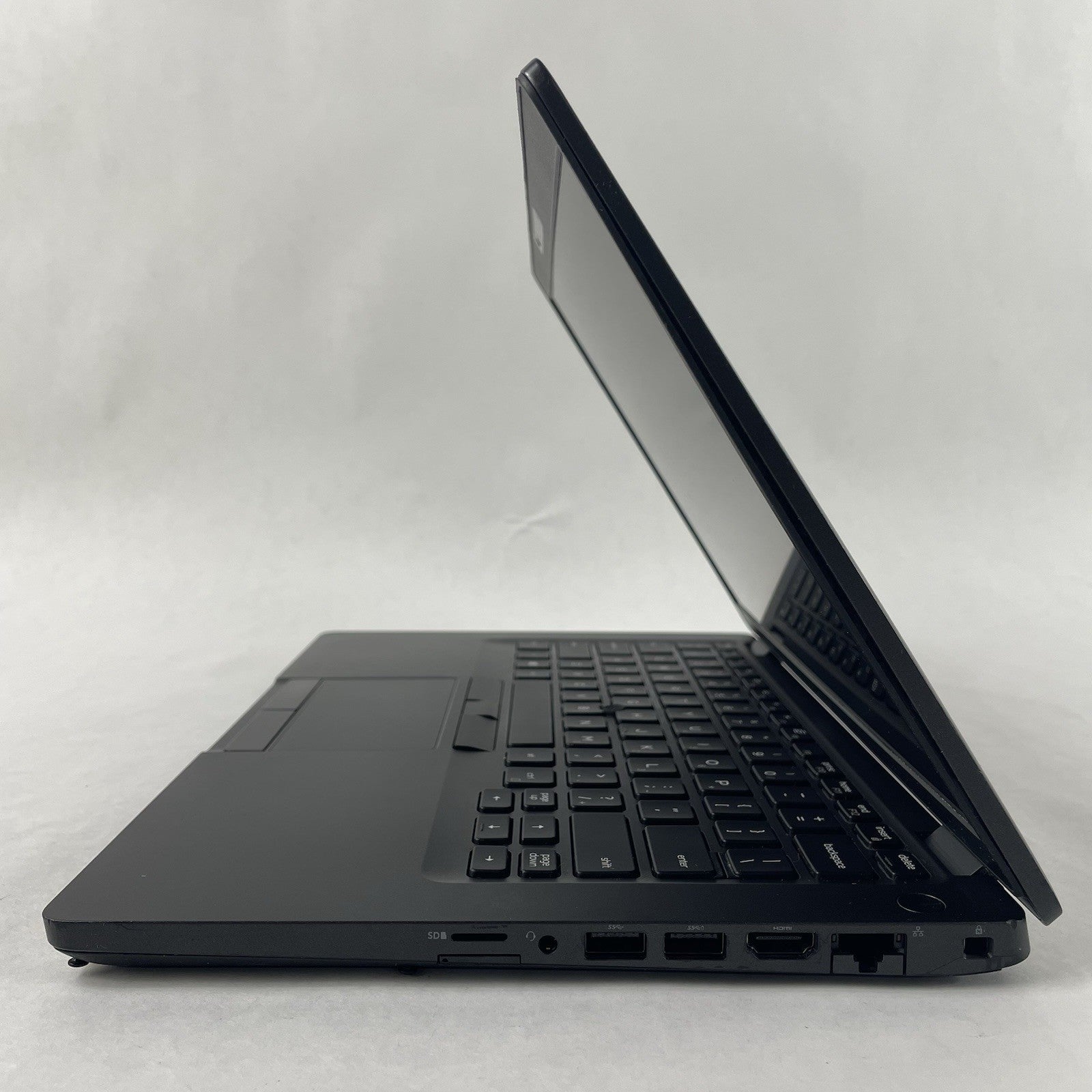 Dell Latitude 5400 14" i5-8365U 1.60 GHz 8 GB RAM No SSD/OS/AC/Batt- Bad Bottom8