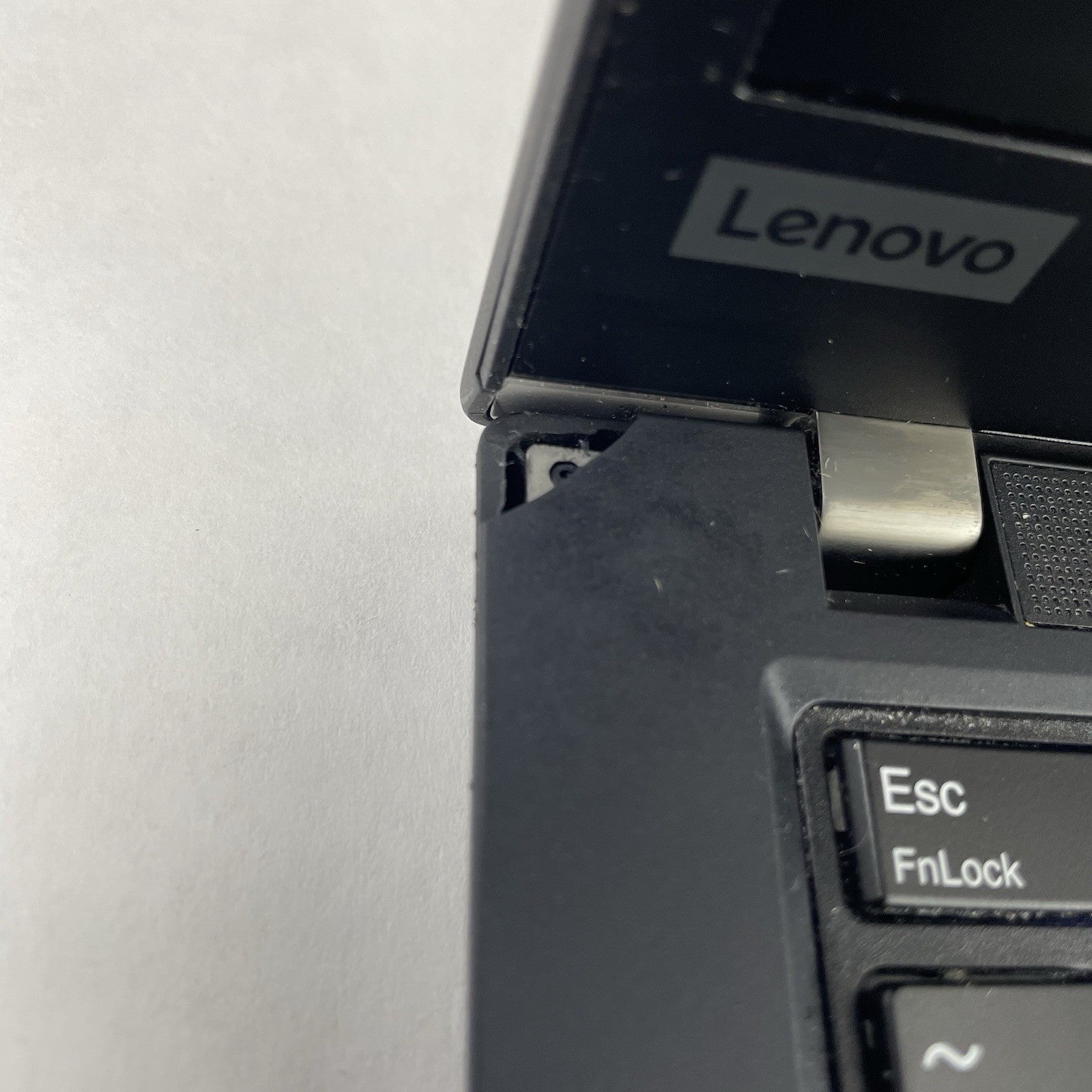 Lenovo ThinkPad T14 Gen1 14" i5-10310U 1.70GHz 8GB RAM No SSD/OS/AC - Bad Corner3