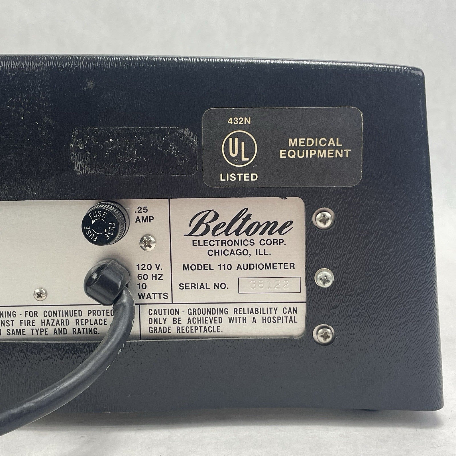 Beltone Model 110 Audiometer w/ Headphones8