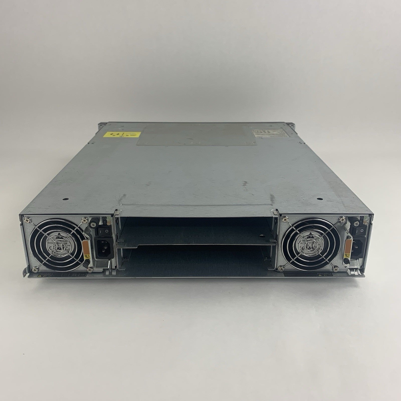 NetApp FAS2040 NAF-0602 Storage System 2x PSU No HDD No Controllers11