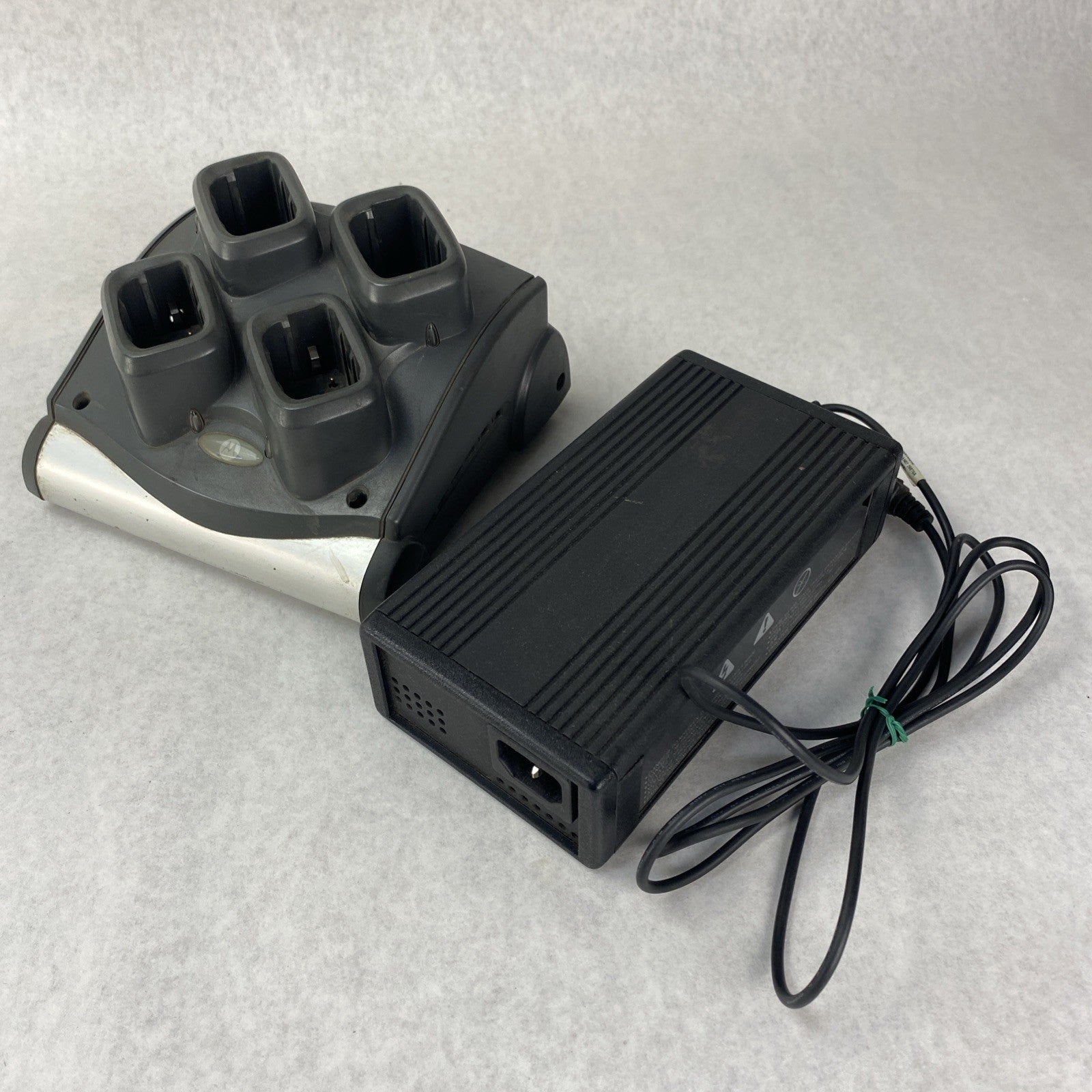 Symbol Motorola SAC9000-4000R 4 Bay Battery Charger w/ Power Supply0