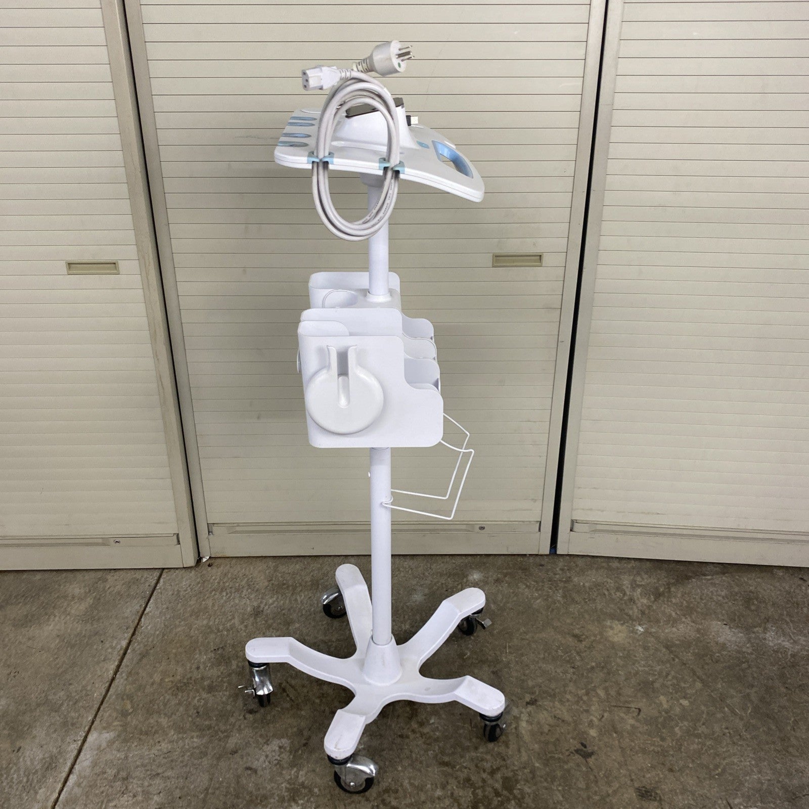 Welch Allyn 4800-60 Mobile Stand Rolling Cart for Vital Signs Monitor 6000Series6