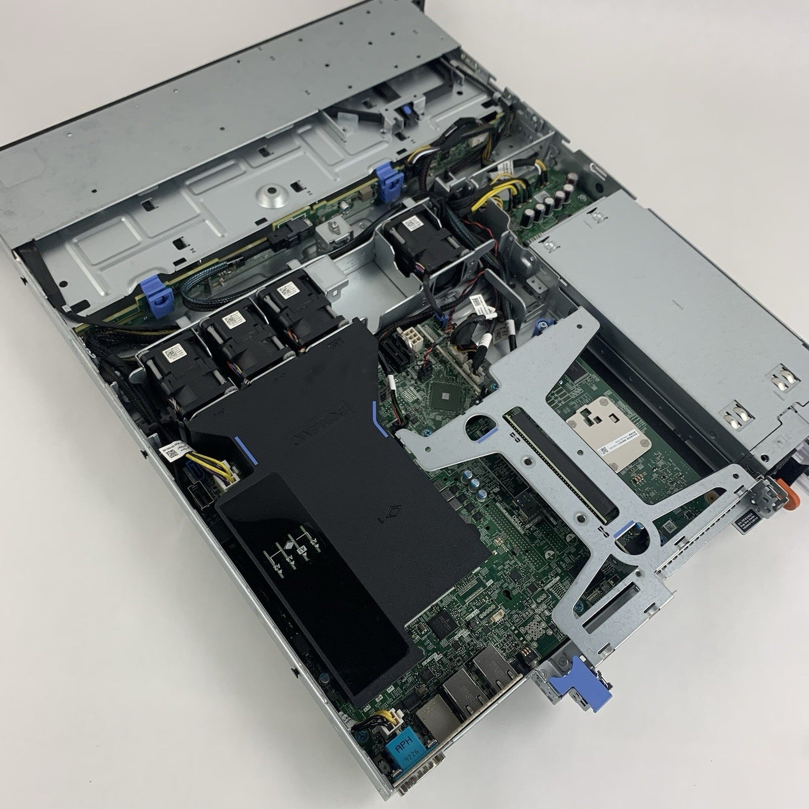 Dell PowerEdge R340 1x Xeon E-2124 3.3 GHz 64 GB Ram H330 No OS No HDD10