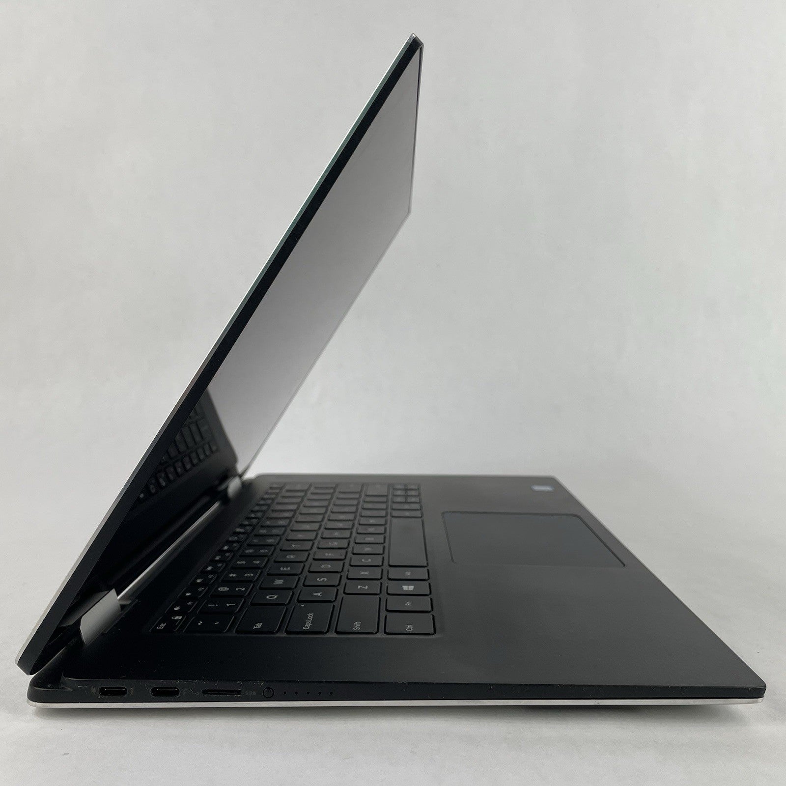 Dell XPS 15 9575 15.6" i5-8305G 2.80 GHz 8 GB RAM No SSD/OS/AC7