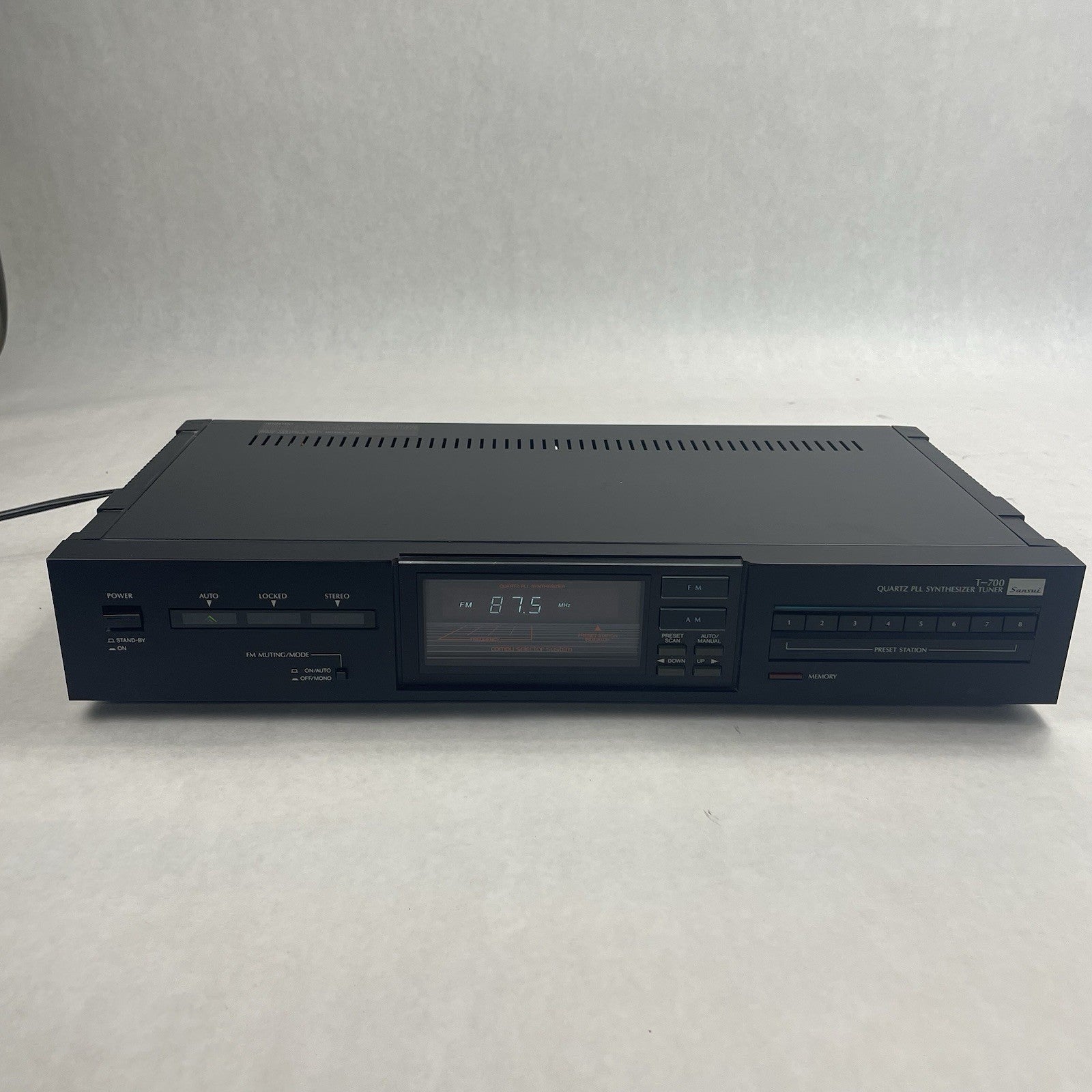 Sansui T-700 Quartz PLL Synthesizer AM/FM Stereo Tuner Power Tested2